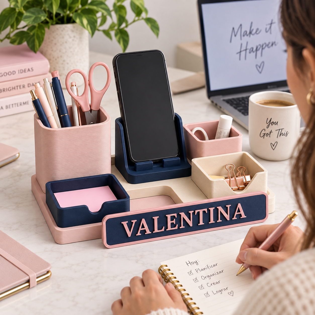 Organizador personalizado en uso sobre escritorio